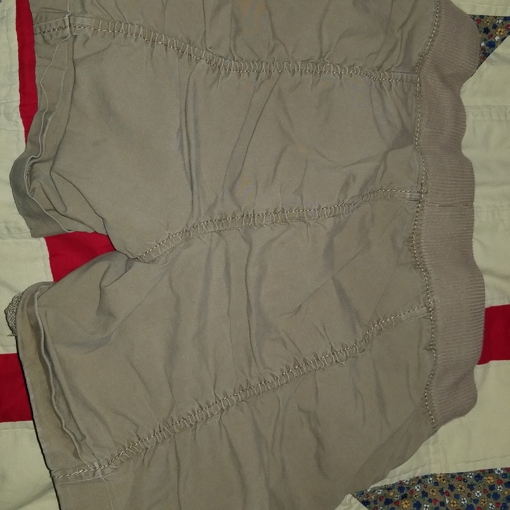 Box lot of 4 - Pants and shorts size 2